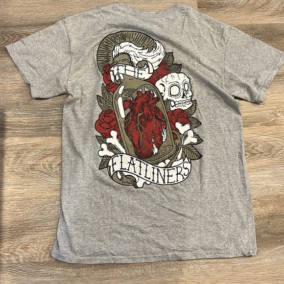 The flat liners Tshirt size medium - Picture 3 of 4